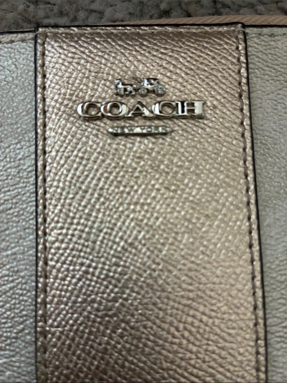 NWOT Coach Metallic Gold Signature Wristlet Clutch Small - Picture 3 of 5